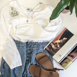 Hollister white blouse size medium🌊
